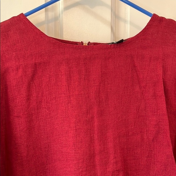 NWT Billy J 100% Linen Cropped Red Blouse with Ruffle Sleeves - Size 10 - Picture 2 of 10